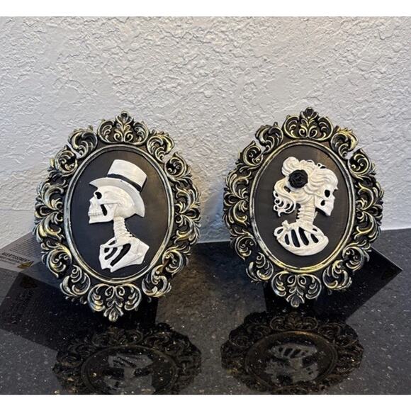 Mr. & Mrs Skeleton Framed Gothic Cameo Wall Decor 6.5" X 8.5" 3D Skull Halloween - Picture 1 of 9